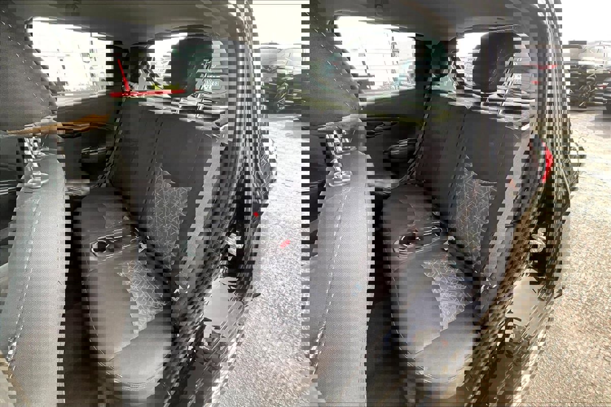 Used 2020 Chevrolet Spark LT image 22