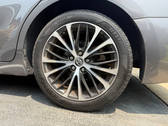 Used 2019 Toyota Camry SE FWD image 5