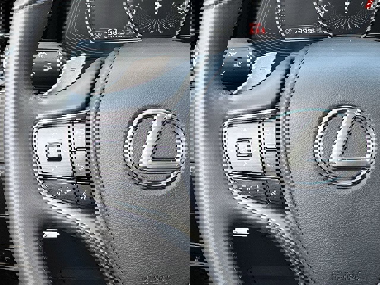 Used 2024 Lexus ES 350 w/ Premium Package FWD image 12