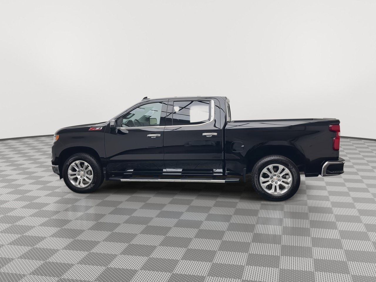 Certified 2024 Chevrolet Silverado 1500 LTZ AWD/4WD image 41