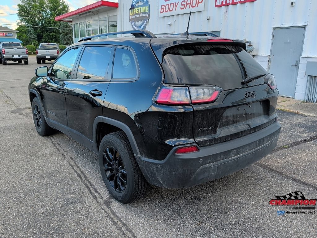 Used 2023 Jeep Cherokee Altitude Lux AWD/4WD video 3