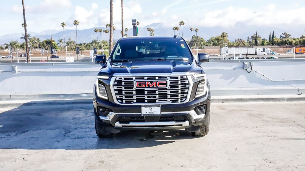 Used 2025 GMC Yukon Denali AWD/4WD image 2