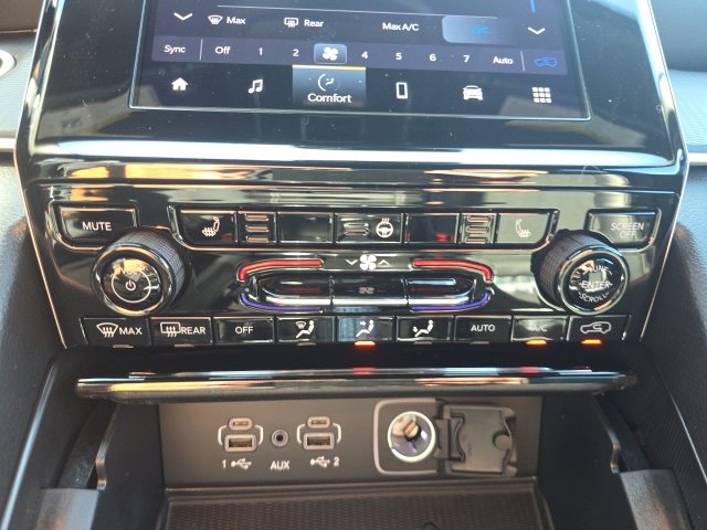 New 2025 Jeep Grand Cherokee Altitude image 21