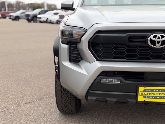 Used 2024 Toyota Tacoma TRD Off-Road AWD/4WD image 4