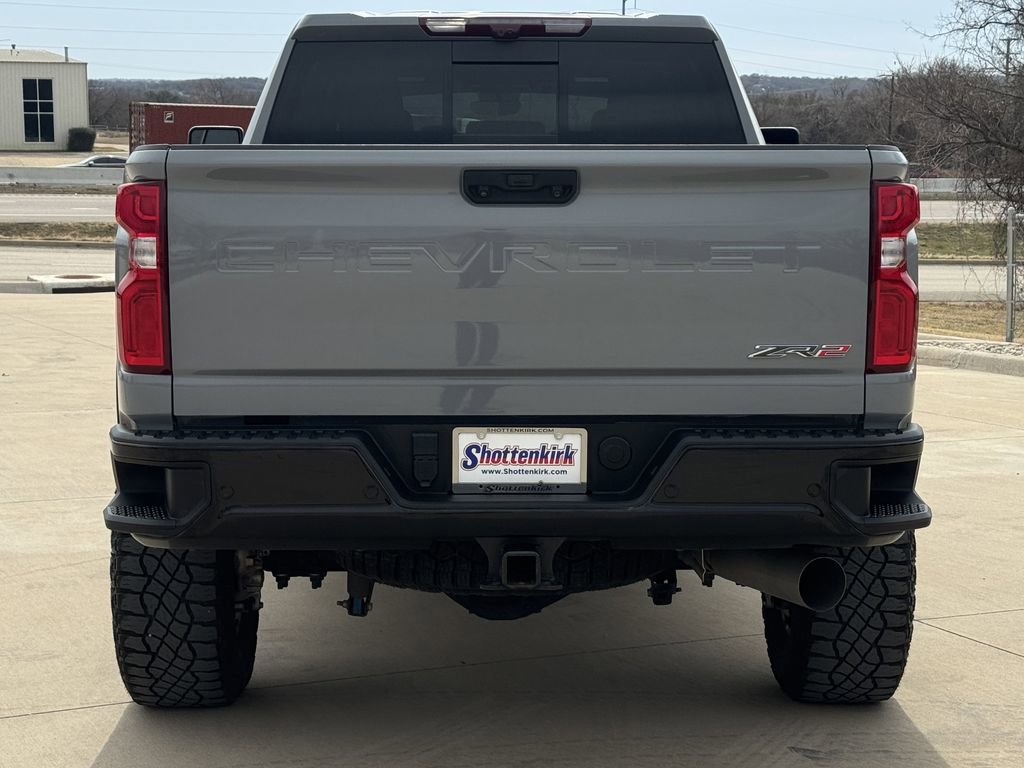 Used 2024 Chevrolet Silverado 2500 ZR2 w/ Technology Package image 5