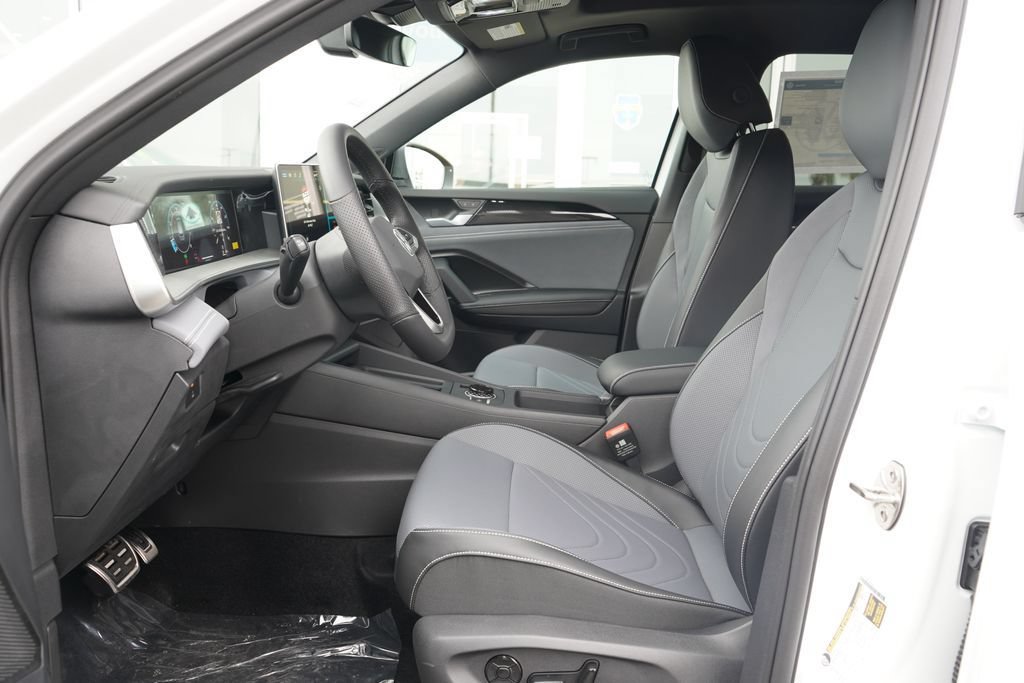 New 2026 Volkswagen Tiguan SE R-Line FWD image 6
