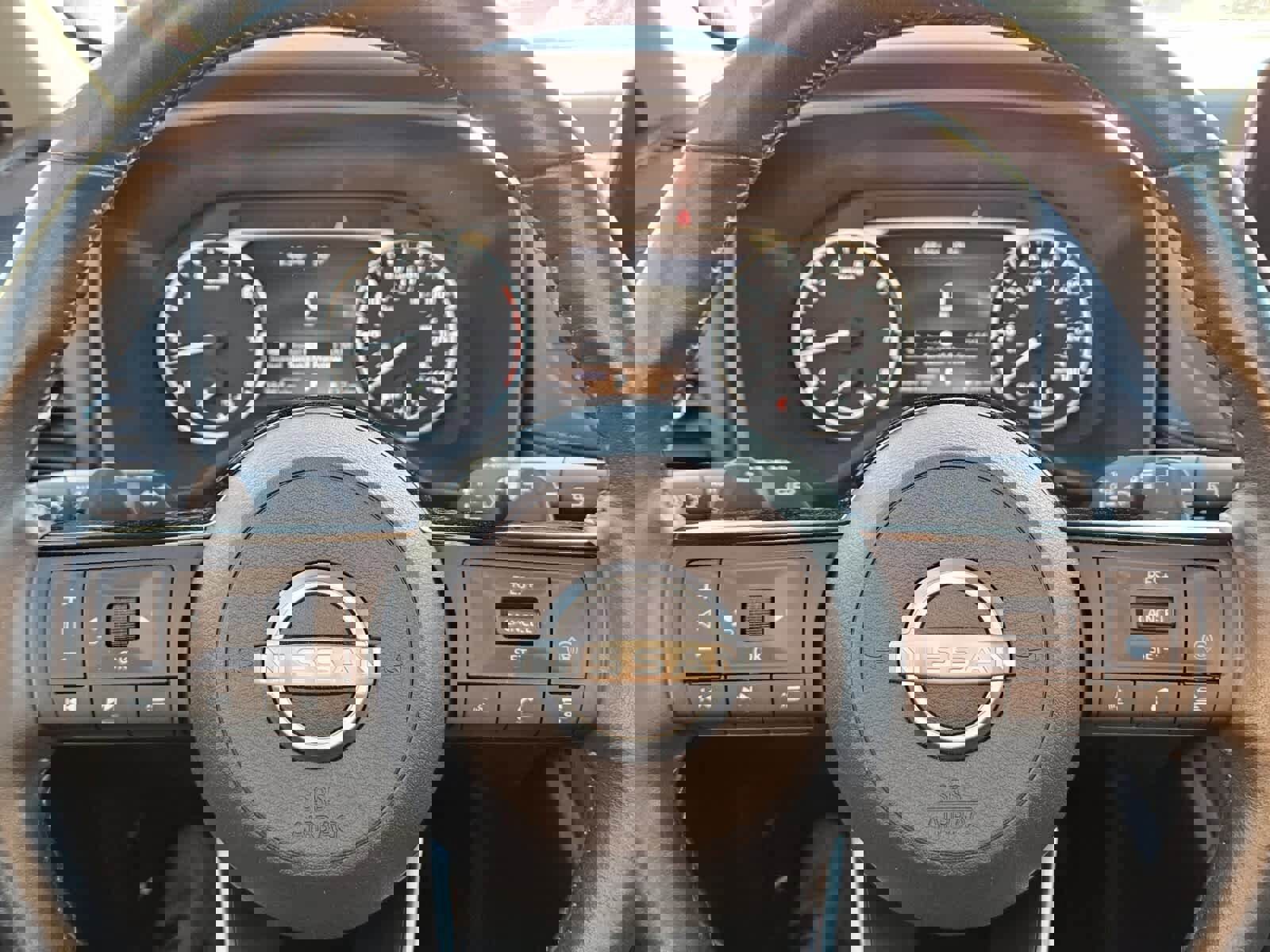 Used 2022 Nissan Rogue SV w/ SV Premium Package image 11