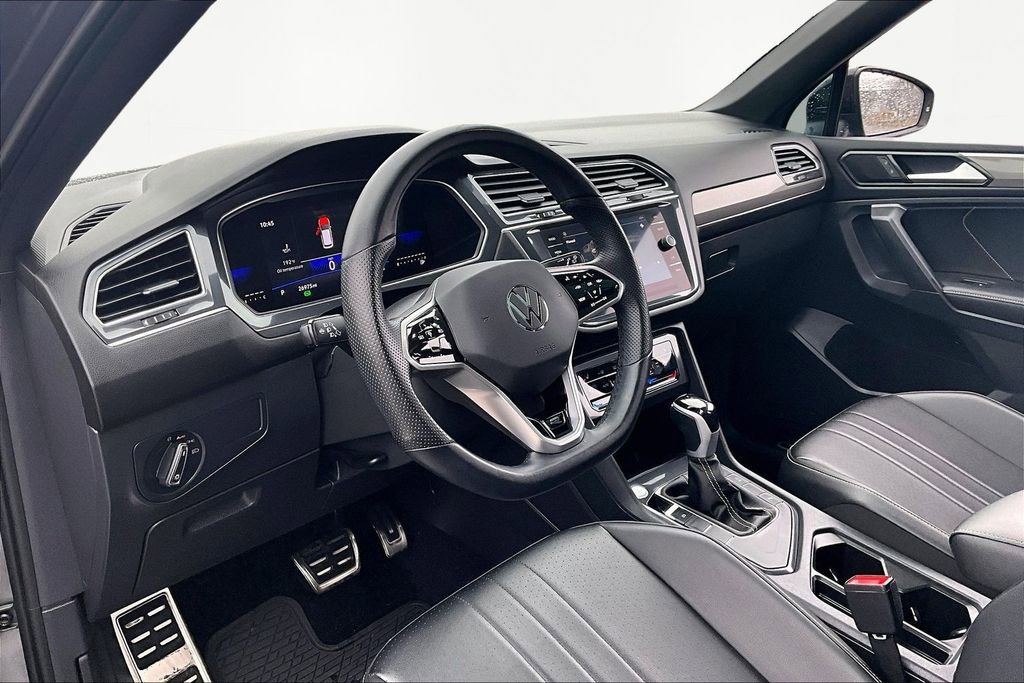 Used 2024 Volkswagen Tiguan SE R-Line image 14