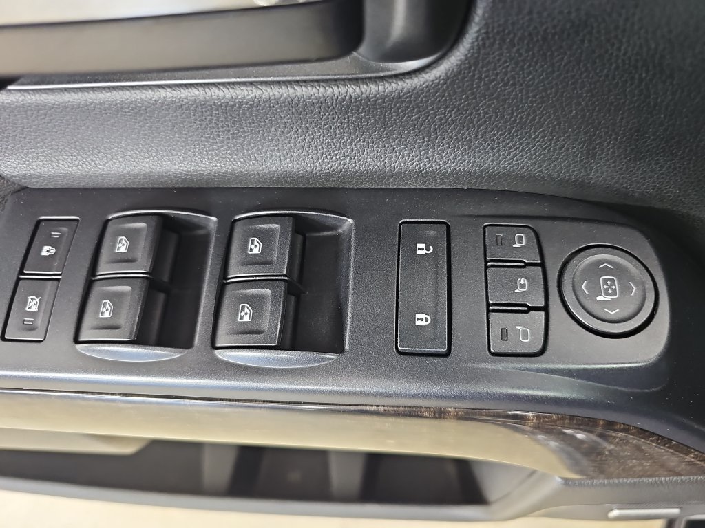 Used 2015 GMC Sierra 2500 Denali AWD/4WD image 33