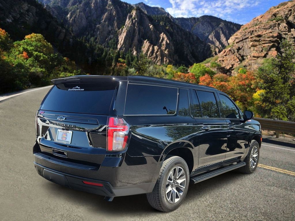 Used 2024 Chevrolet Suburban Z71 w/ Luxury Package AWD/4WD image 3