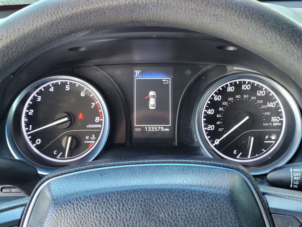 Used 2018 Toyota Camry LE FWD image 14