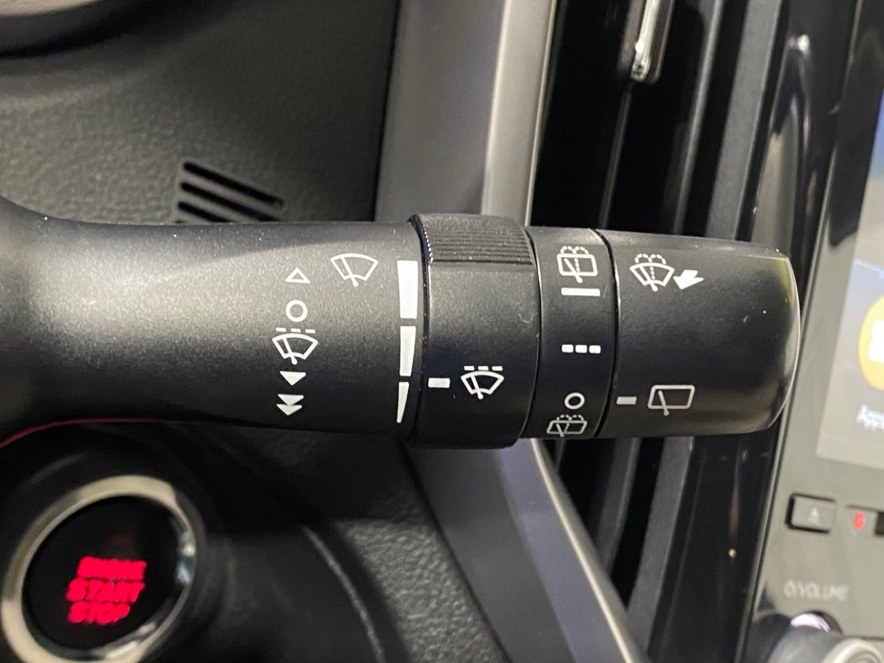 Used 2022 Subaru Ascent Limited image 24