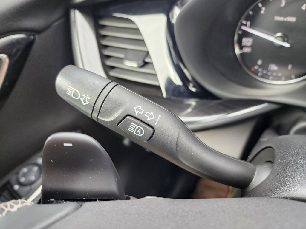 Used 2023 Buick Envision Preferred w/ Sport Touring Package image 33