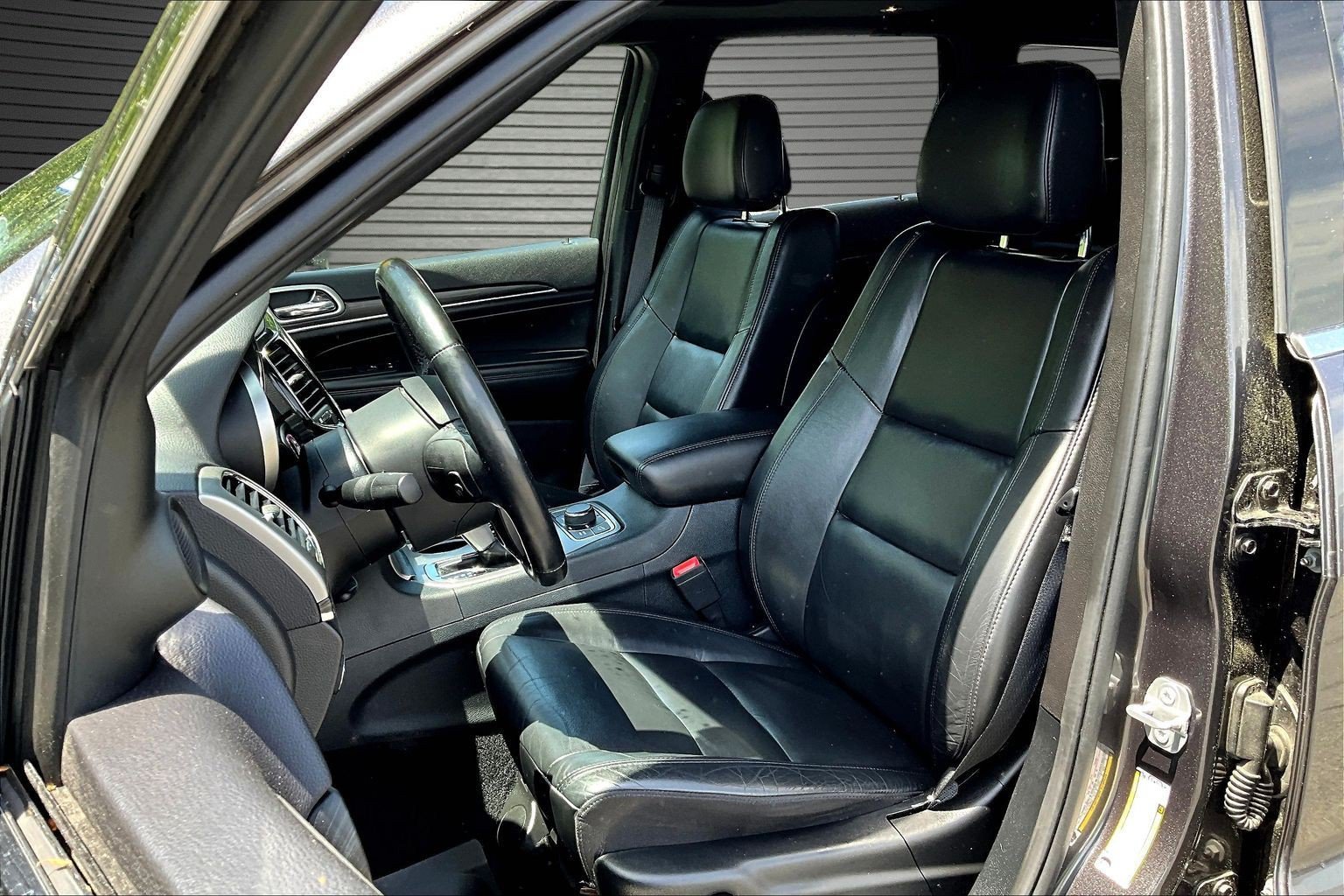 Used 2020 Jeep Grand Cherokee Limited AWD/4WD image 13