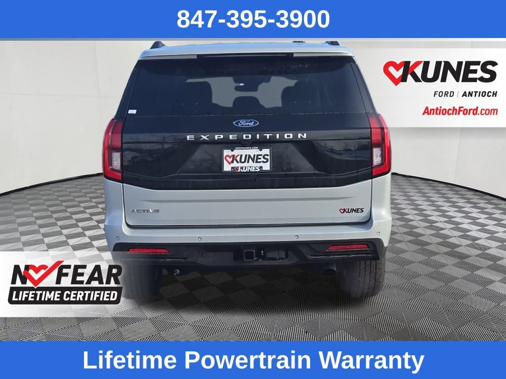 Used 2025 Ford Expedition Active image 4