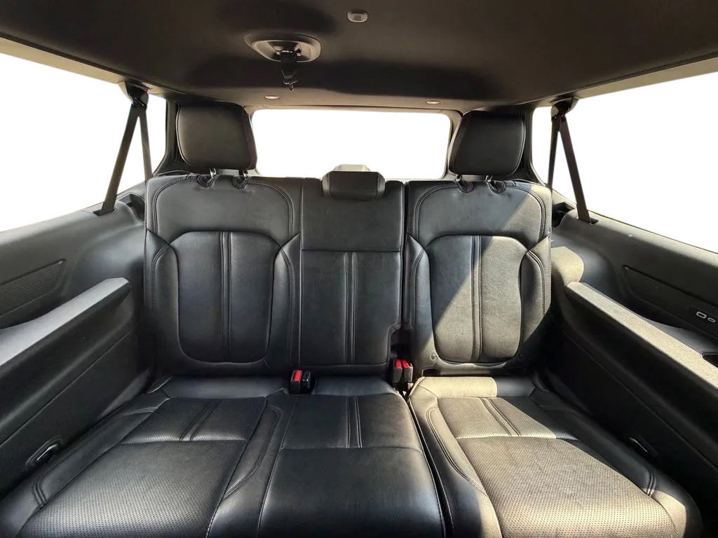 Used 2024 Jeep Wagoneer L Series II w/ Flexible Seating Group AWD/4WD image 32