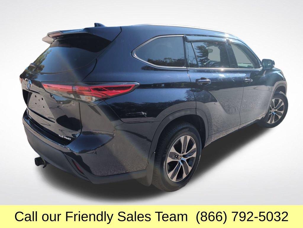 Used 2022 Toyota Highlander XLE AWD/4WD image 6