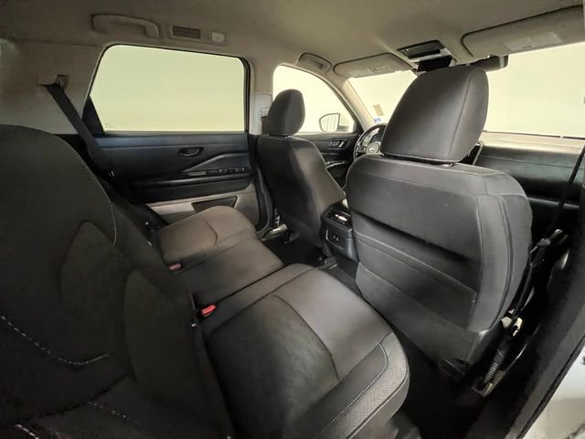 Used 2024 Nissan Pathfinder SV image 12