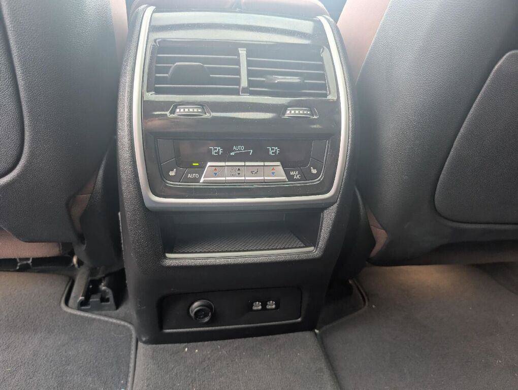 Used 2025 BMW X7 xDrive40i AWD/4WD image 34