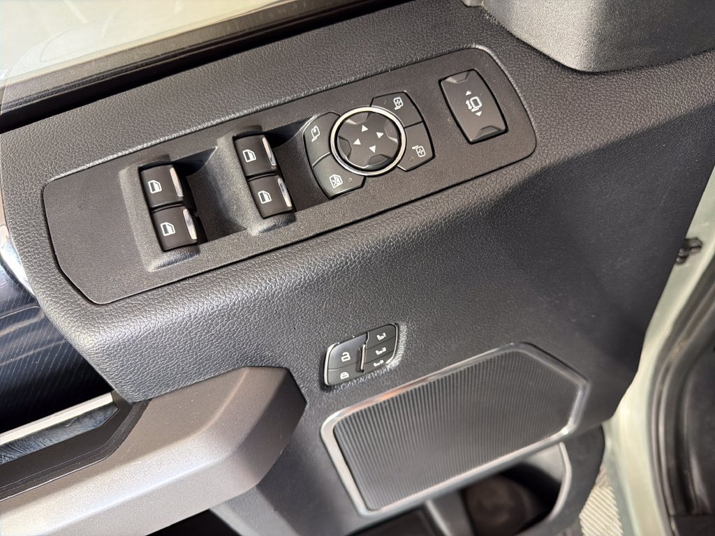 Used 2020 Ford F350 Platinum AWD/4WD image 19