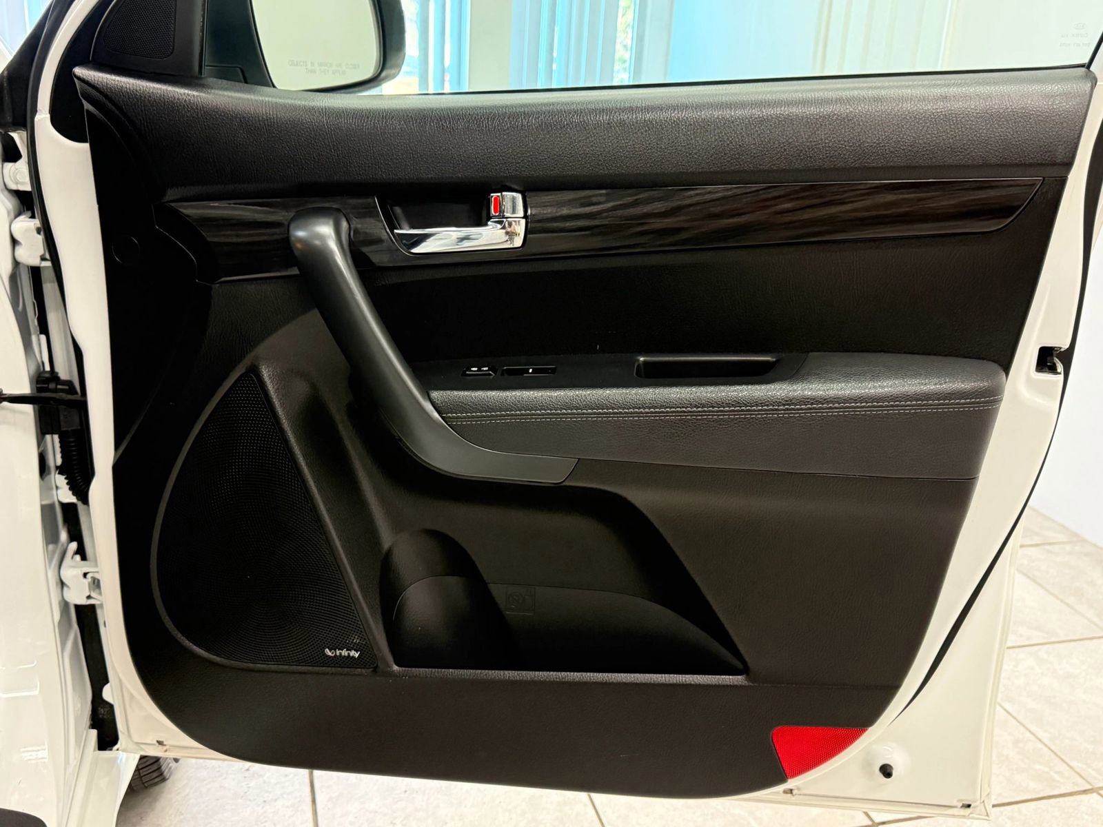 Used 2012 Kia Sorento SX w/ SX Premium Pkg image 23