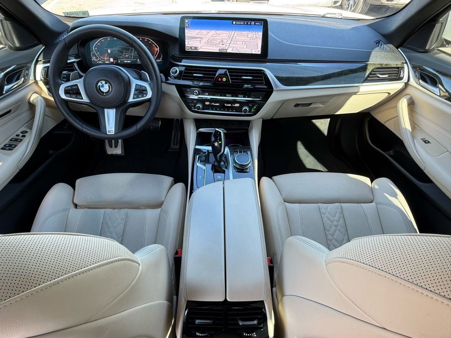 Used 2023 BMW 540i w/ M Sport Package image 31