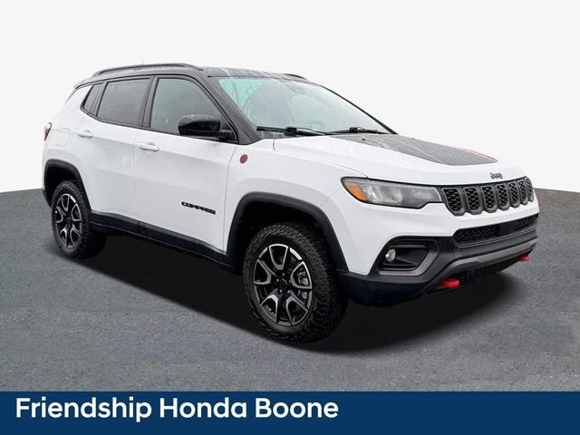 Used 2026 Jeep Compass Trailhawk AWD/4WD image 4