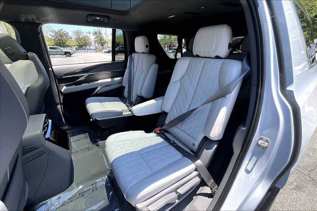 New 2026 Cadillac Escalade IQL Luxury w/ LPO, Floor Liner Package AWD/4WD image 29