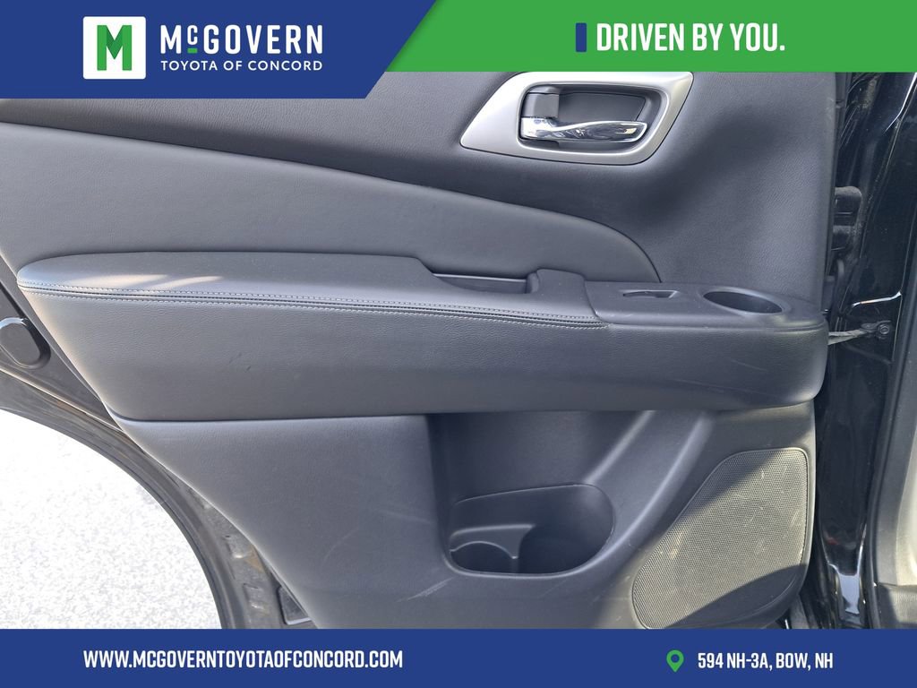 Used 2019 Nissan Pathfinder S image 14