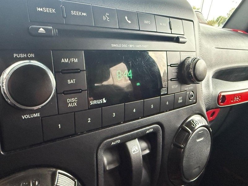 Used 2017 Jeep Wrangler Rubicon image 24