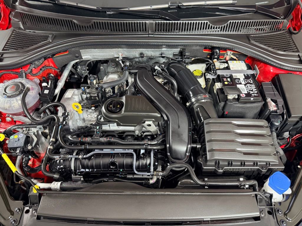 Used 2025 Volkswagen Jetta SE image 33