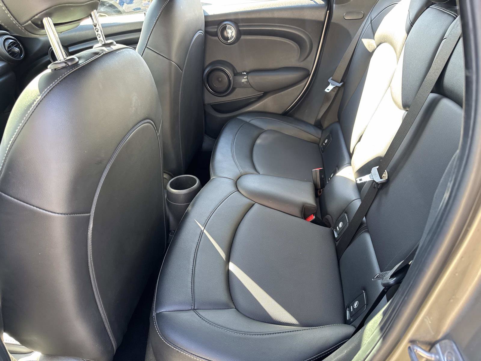 Used 2017 MINI Cooper 4-Door Hardtop image 13