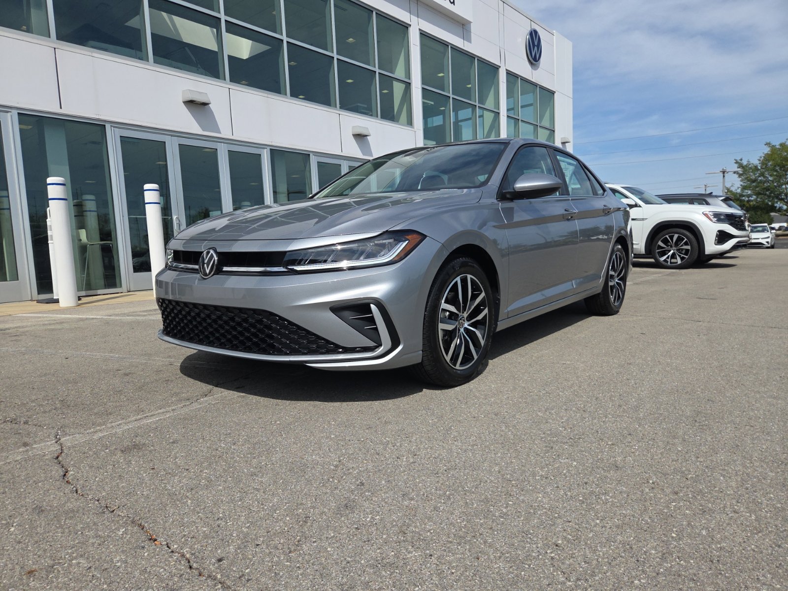 New 2027 Volkswagen Jetta SE FWD image 12