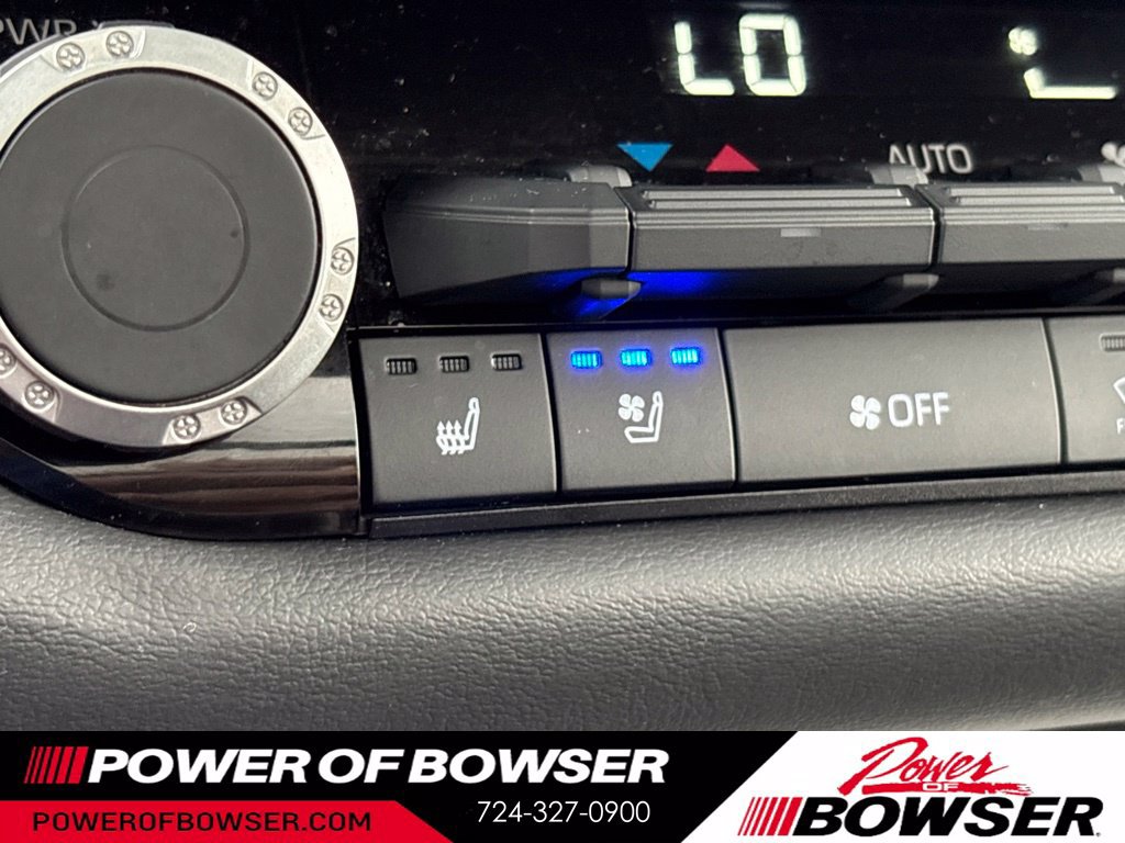 Used 2025 Toyota Tundra Platinum AWD/4WD image 20
