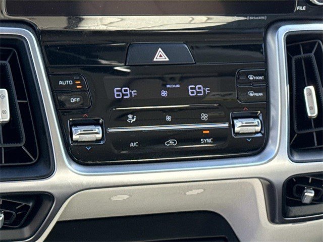 Used 2023 Kia Sorento EX w/ Panoramic Sunroof Package image 22