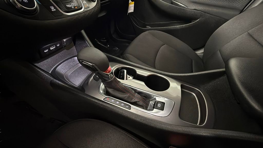 Used 2025 Chevrolet Malibu RS FWD image 21