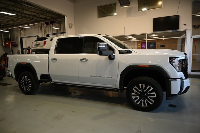 New 2026 GMC Sierra 2500 Denali Ultimate image 4