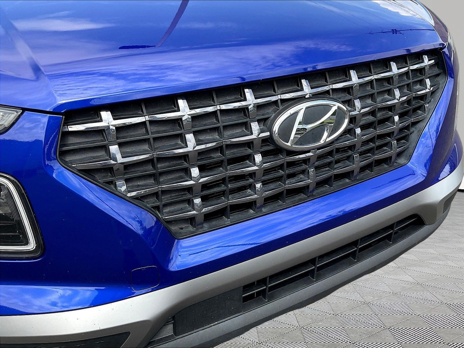 Certified 2024 Hyundai Venue Limited FWD image 31