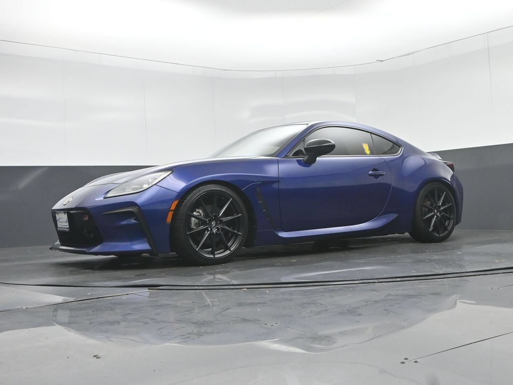 Used 2022 Toyota GR86 Premium RWD image 45