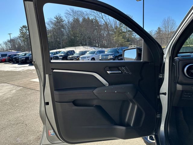 Used 2023 Chevrolet Colorado Z71 w/ Z71 Convenience Package 2 image 24