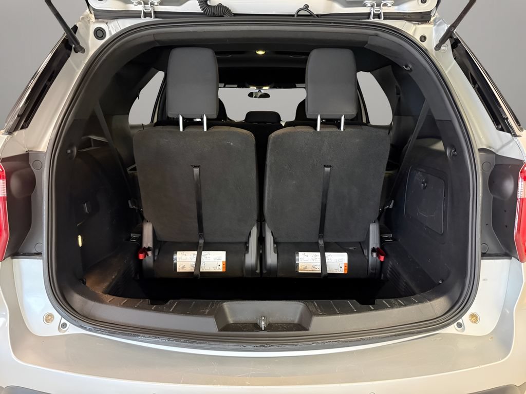 Used 2017 Ford Explorer XLT FWD image 13