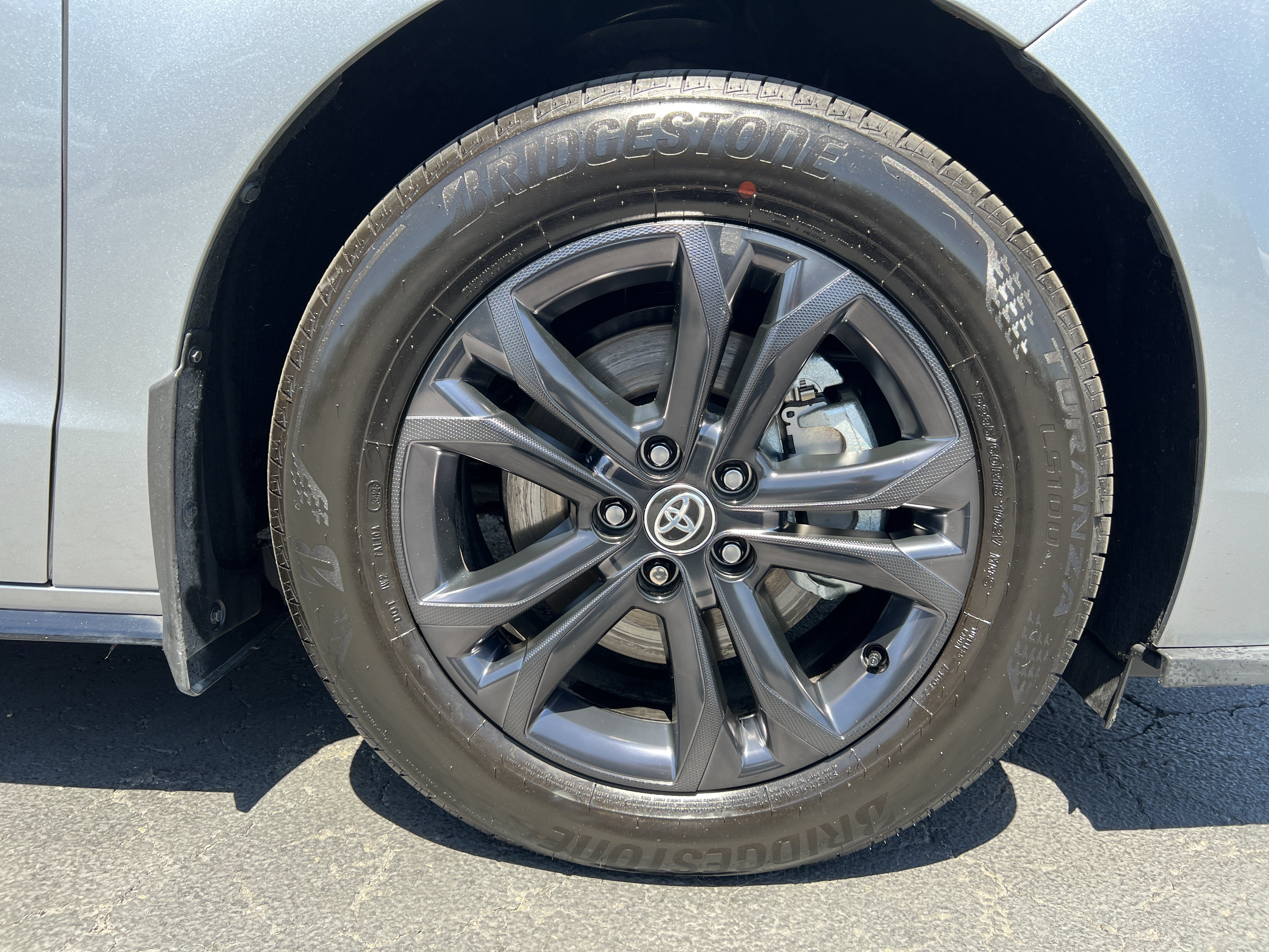Used 2025 Toyota Sienna XSE AWD/4WD image 10