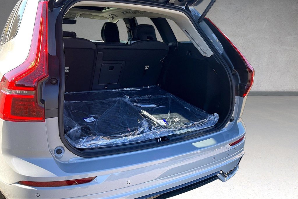 New 2027 Volvo XC60 B5 Core AWD/4WD image 4