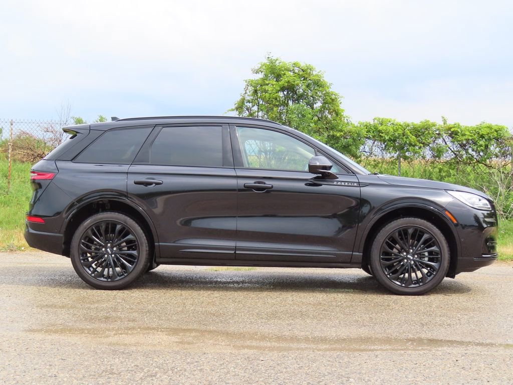 Used 2023 Lincoln Corsair Reserve w/ Equipment Group 202A AWD/4WD image 2