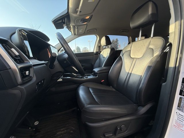 Used 2023 Kia Sorento S image 5