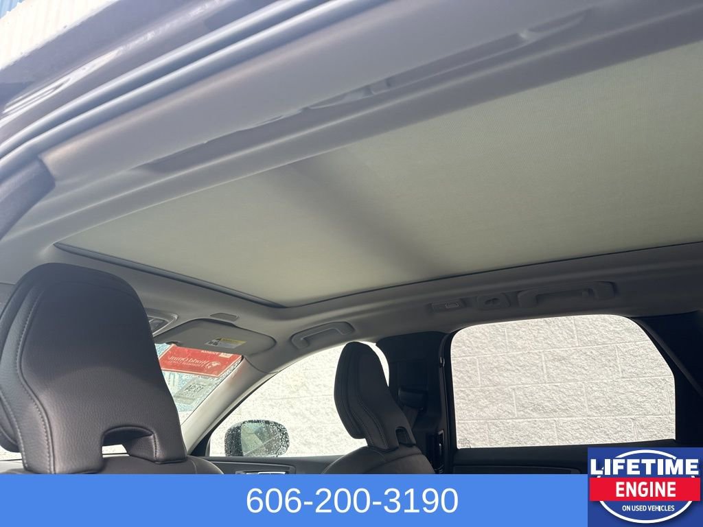 Used 2025 Volvo XC60 B5 Plus w/ Climate Package image 15
