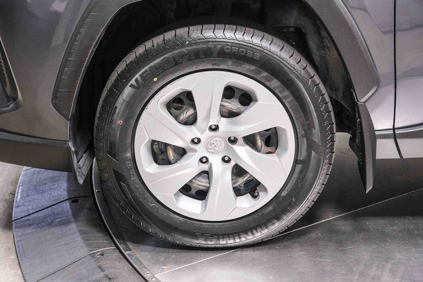 Used 2019 Toyota RAV4 LE w/ All Weather Liner Package AWD/4WD image 10
