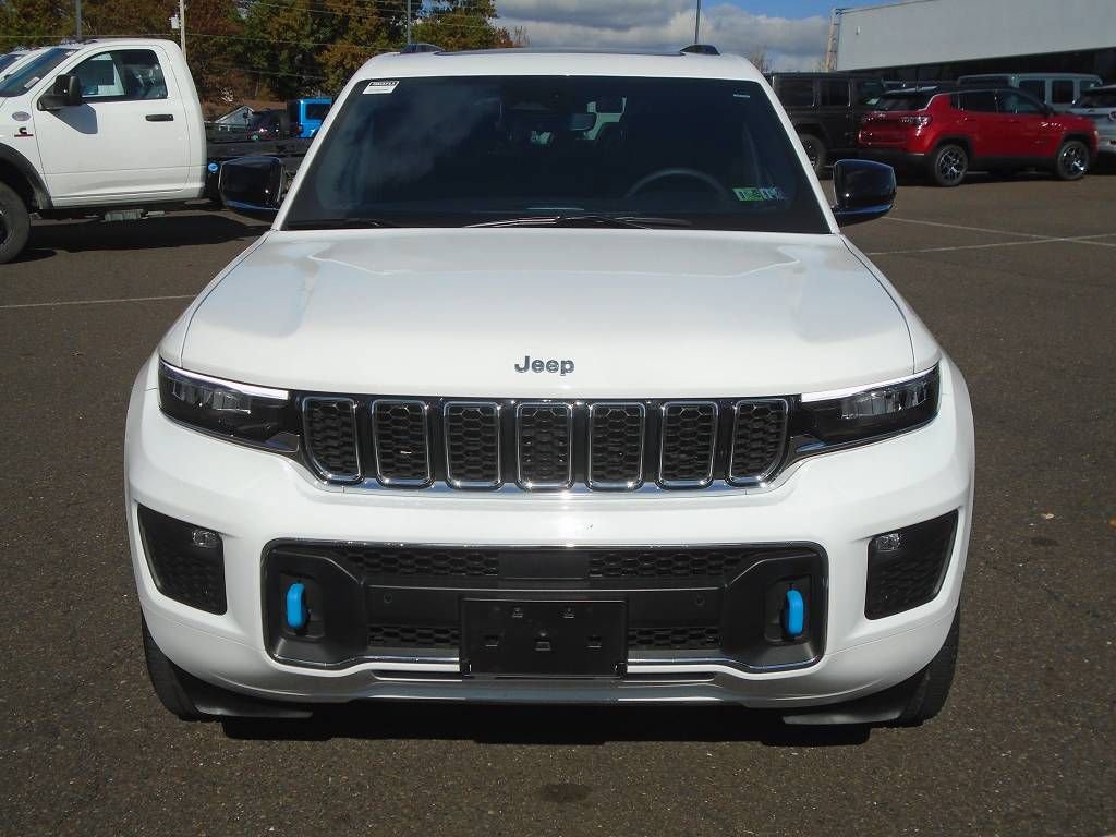 Used 2023 Jeep Grand Cherokee Overland image 6
