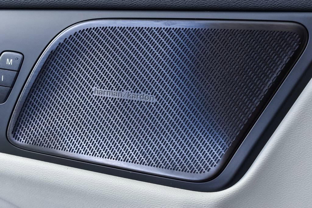 Certified 2024 Volvo V60 B5 Cross Country Plus image 9