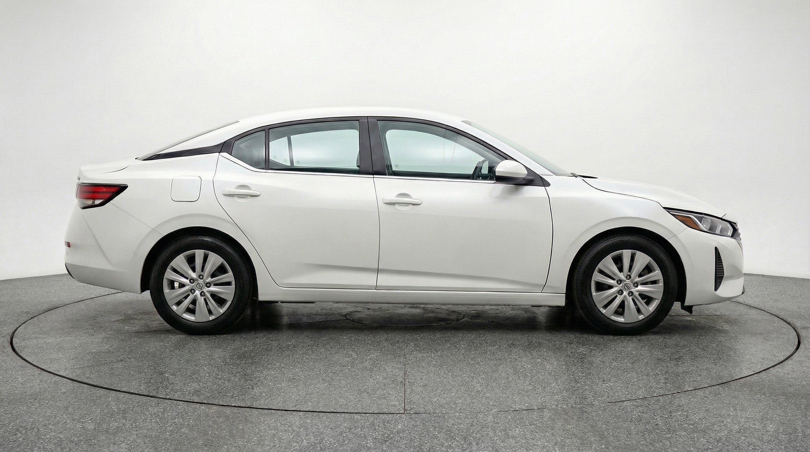 Used 2025 Nissan Sentra S FWD image 11